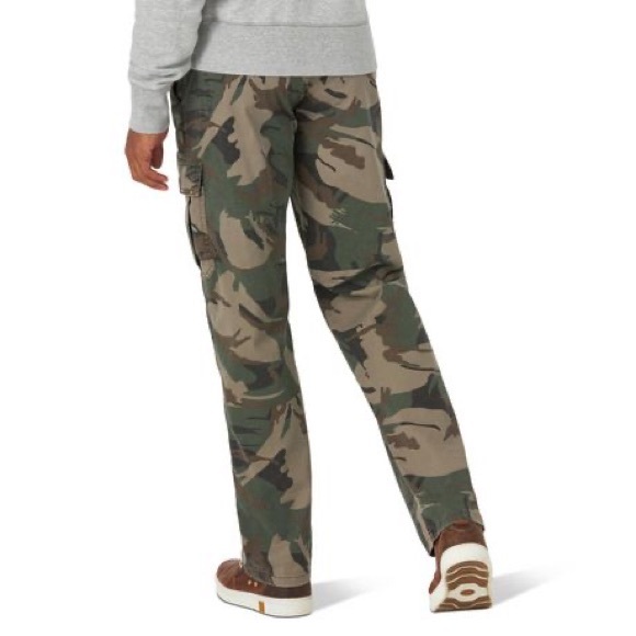 Unisex Wrangler Camo Cargo Pants - Picture 7 of 9